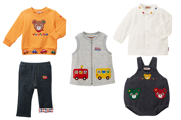 とにかく動きやすい服装を。腕まわりがモコモコしないベストや薄手のカーディガンなら、赤ちゃんも快適でしょう。