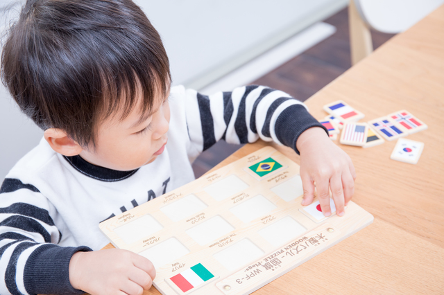 指先を使うと頭がよくなるということはありません