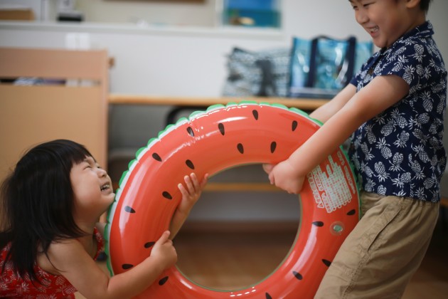 きょうだい喧嘩は貴重な経験。基本的には止めずにやらせておきましょう。
